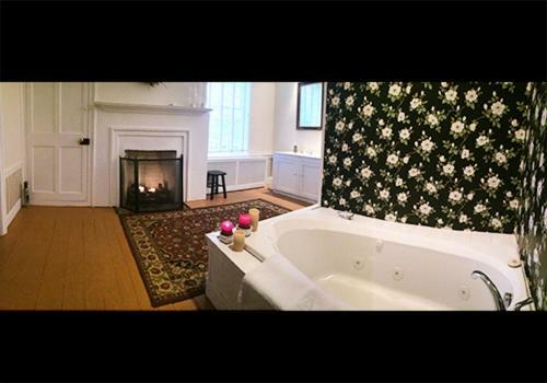 Ascot House Bed & Breakfast Marietta Екстериор снимка